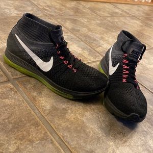 Nike Zoom Women’s 7.5 (Black/grey/hot pink, lime accents)